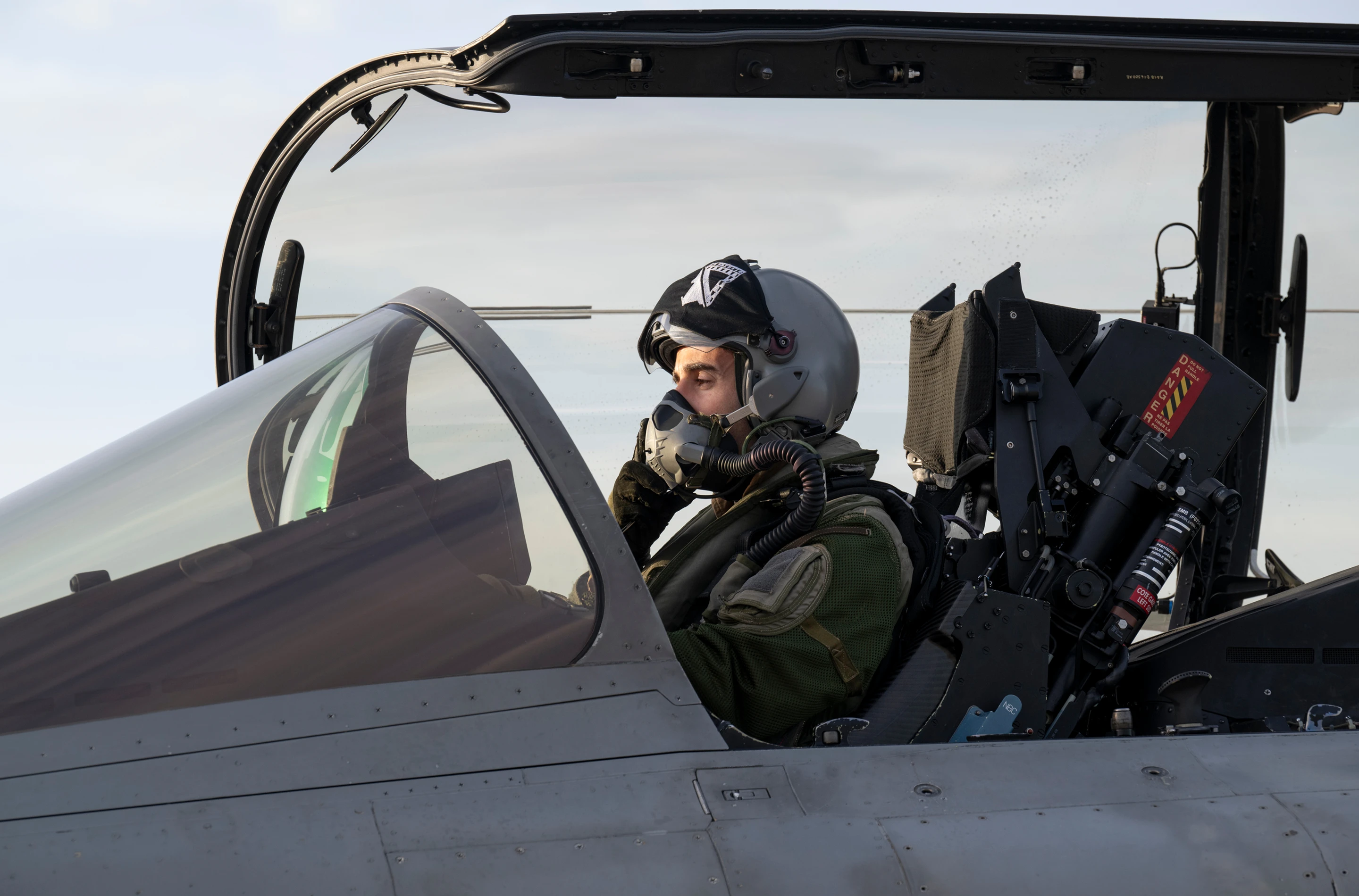Devenir pilote de chasse armée de l'Air et de l'Espace — free download